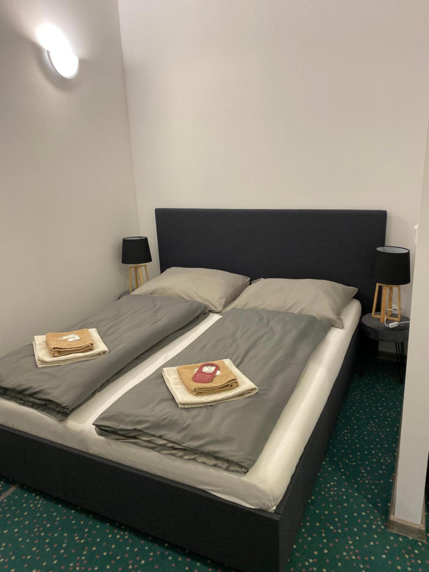 Studia Maxim Apartment Frydek-Mistek Luaran gambar