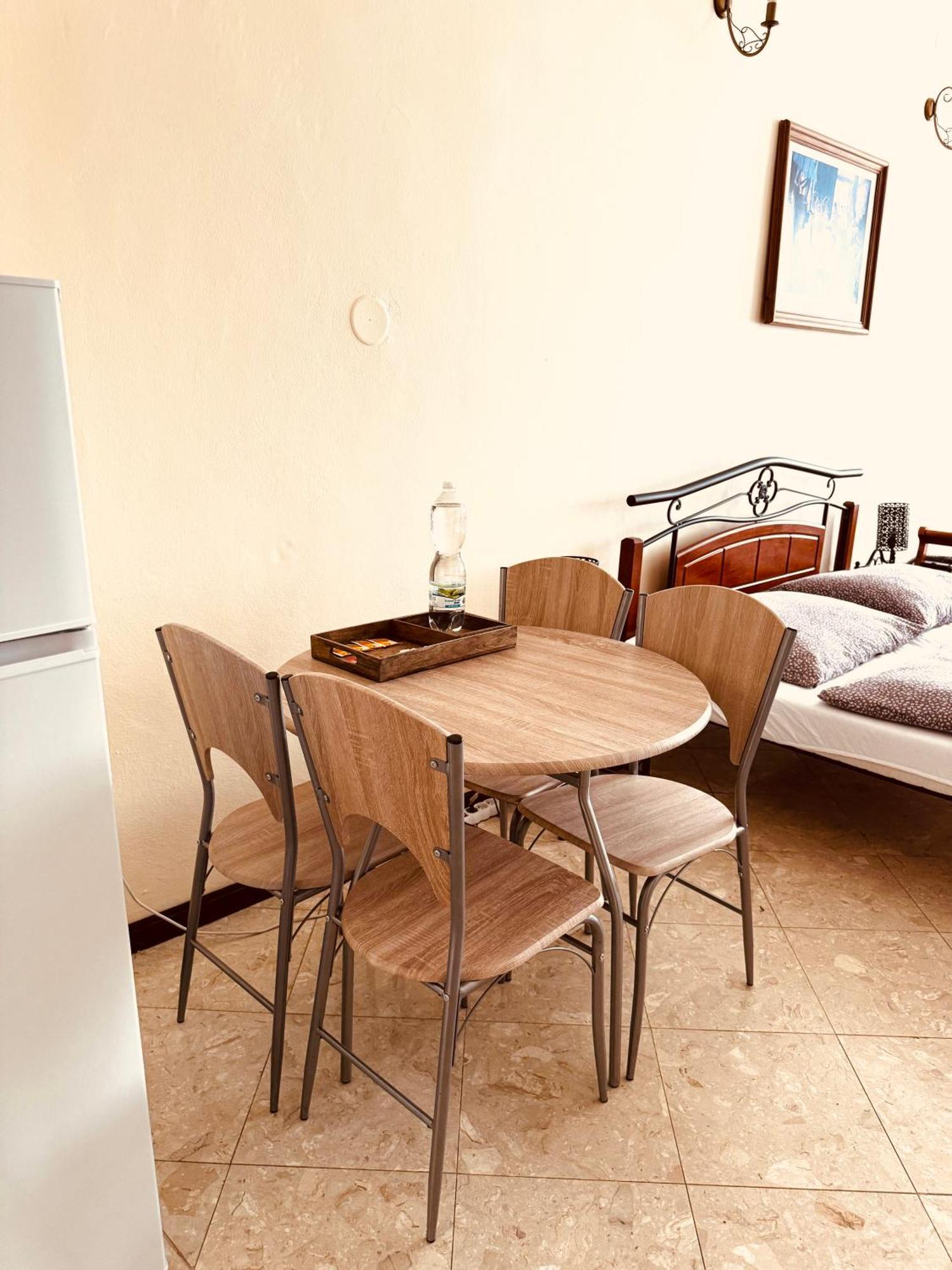 Studia Maxim Apartment Frydek-Mistek Luaran gambar