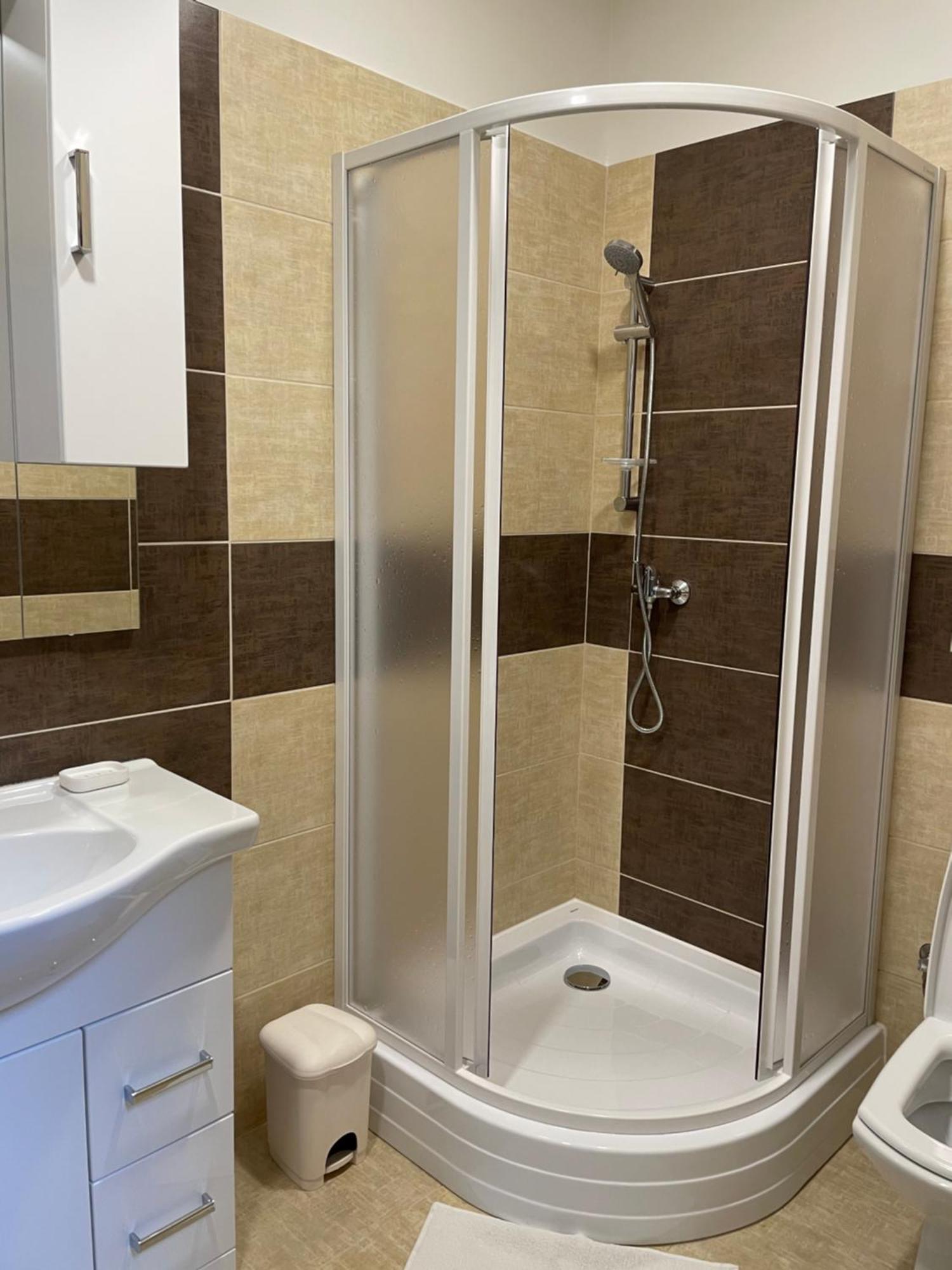 Studia Maxim Apartment Frydek-Mistek Luaran gambar